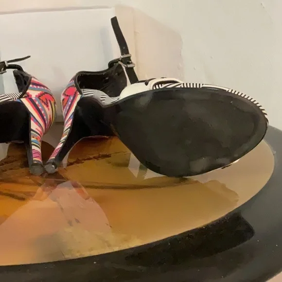 Chinese Laundry Aztec Pattern Stiletto Heel Sandals, Size 9M, Black/White/Multi - Picture 7 of 13